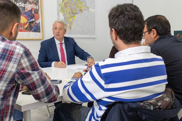 Ciudadanos (Cs)  Aumesquet (Cs) Plantea Un Modelo A Largo Plazo Para La Policía Local Que Será Dirigida Por Promoción Interna Y No A Dedazo