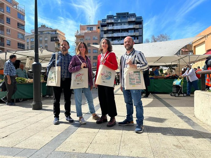 MÉS lanza bolsas ilustradas por mujeres artistas locales para dar a conocer su proyecto para Palma