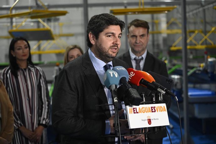 López Miras visita las nuevas instalaciones de la empresa PSB Producción Vegetal