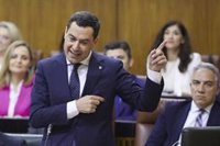 Moreno evoca "tiempos pasados de cosas bochornosas" de gobiernos del PSOE tras la dimisión de Gámez en la Guardia Civil