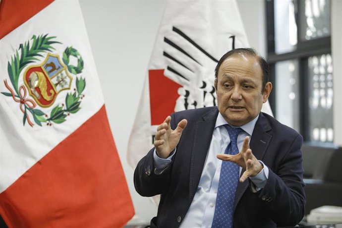 Archivo - El exdefensor del pueblo de Perú y nombrado embajador peruano en España, Walter Gutiérrez