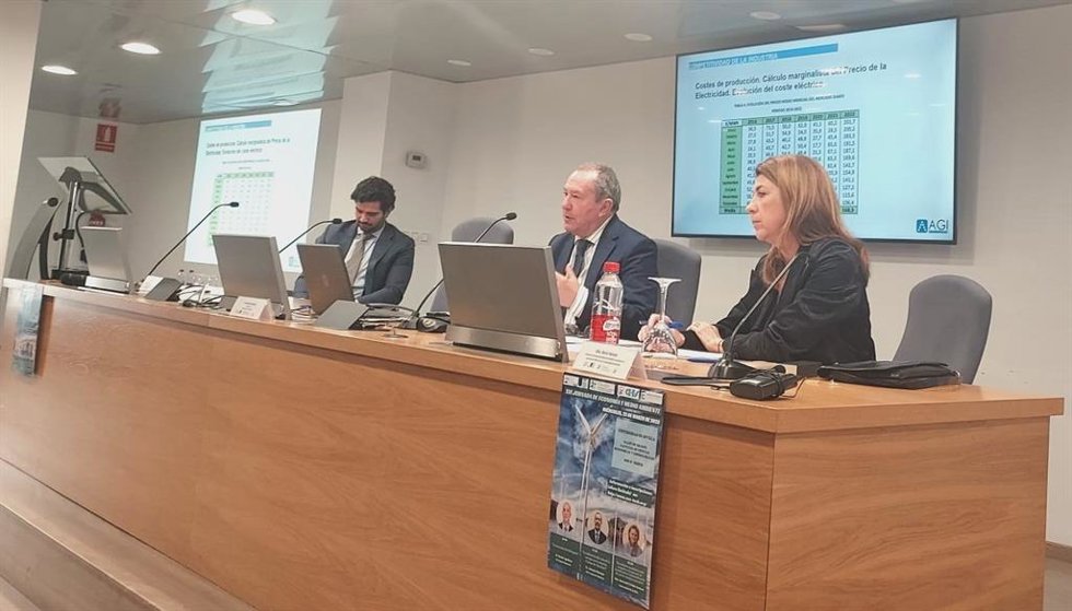 Jornada  de Economía y Medio Ambiente de la Cátedra de Economía de la Energía y del Medio Ambiente de la Universidad de Sevilla.