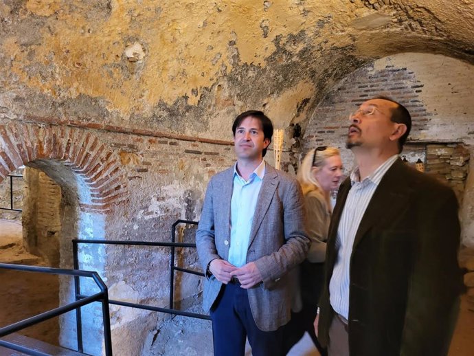 Junta y Ayuntamiento visitan los espacios patrimoniales de Churriana de la Vega.