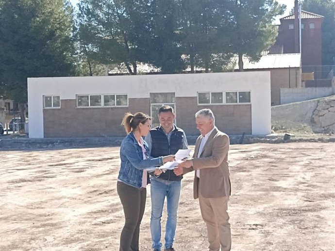 Replanteo de obras para el nuevo campo de fútbol de Domingo Pérez de Granada