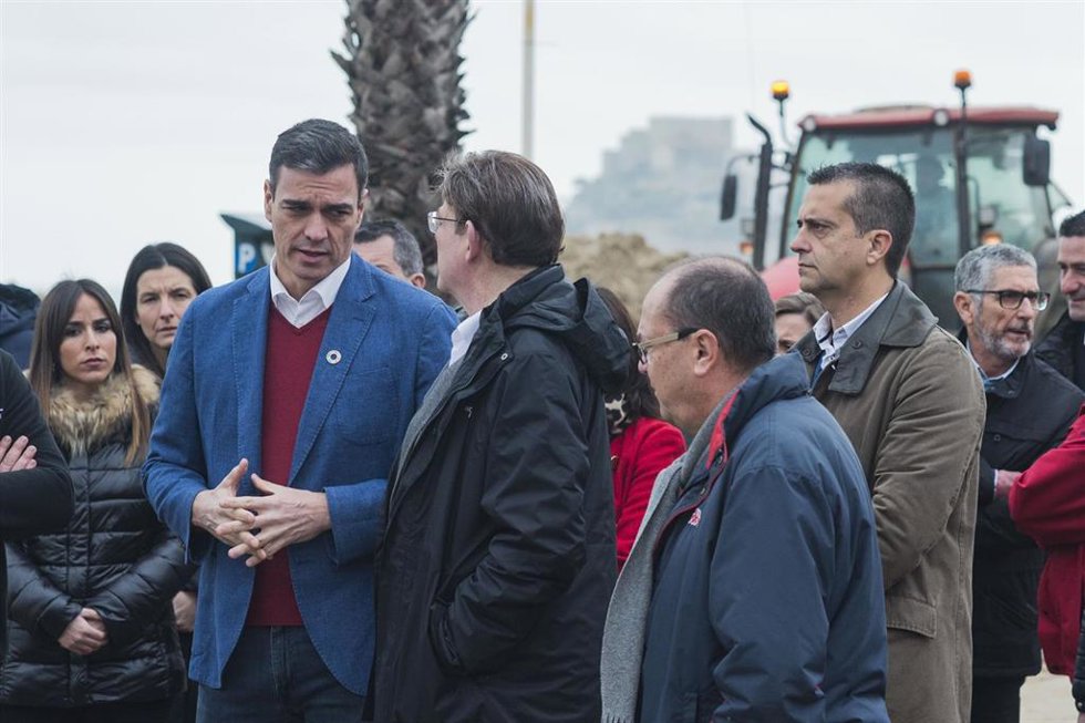 Archivo - El presidente del Gobierno, Pedro Sánchez, y el presidente de la Generalitat, Ximo Puig,