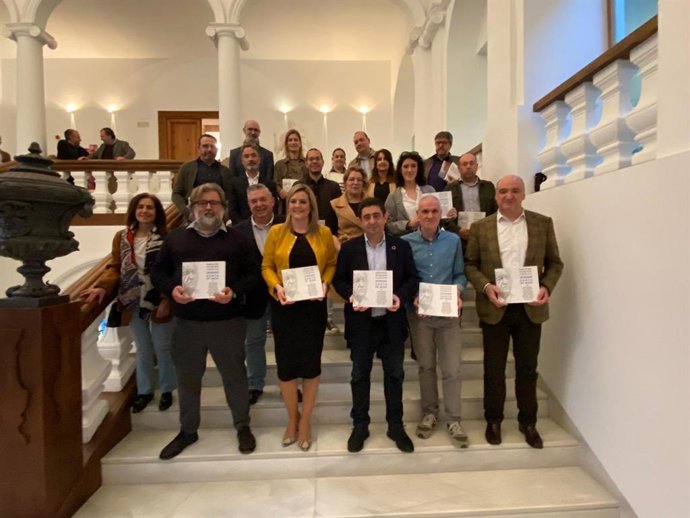 Presentación del cuarto volumen del libro fotográfico 'Semana Santa en Baeza'