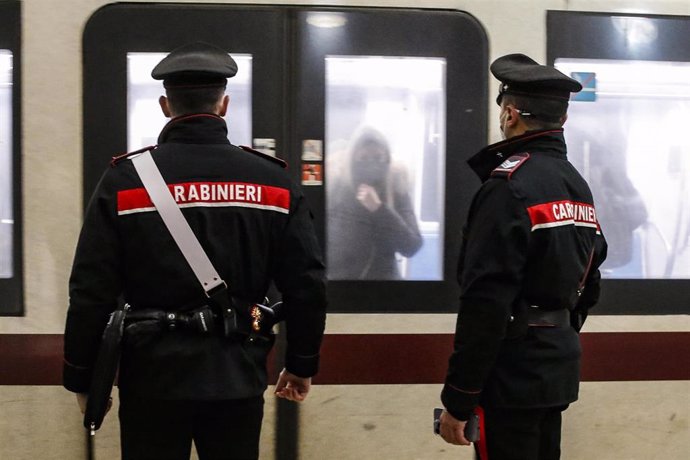 Archivo - Imagen de archivo de dos Carabinieri, Roma