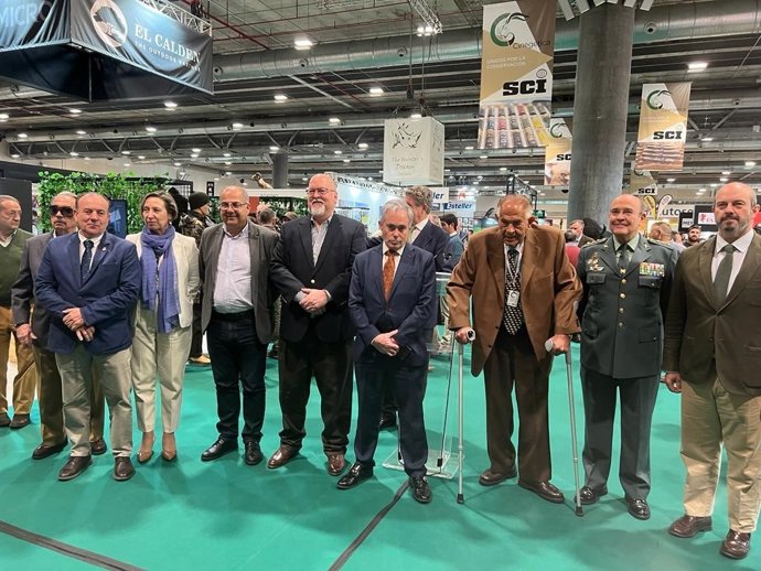 Autoridades en la Feria Cinegética de Madrid