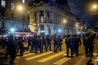 Más de 450 detenidos en los disturbios durante la novena jornada de huelga en Francia