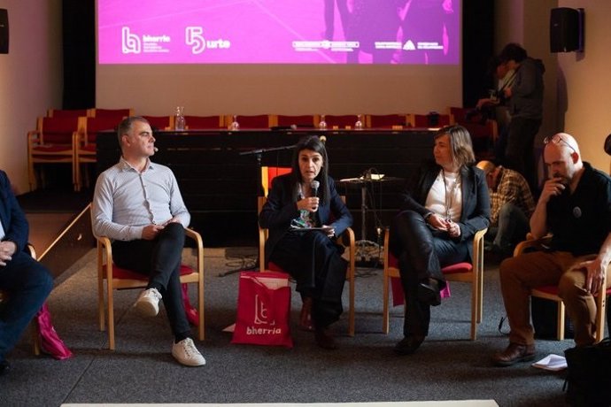 Nerea Melgosa ha presidido en el Centro Cultural Montehermoso de Vitoria-Gasteiz el acto de celebración del quinto aniversario de Bherria