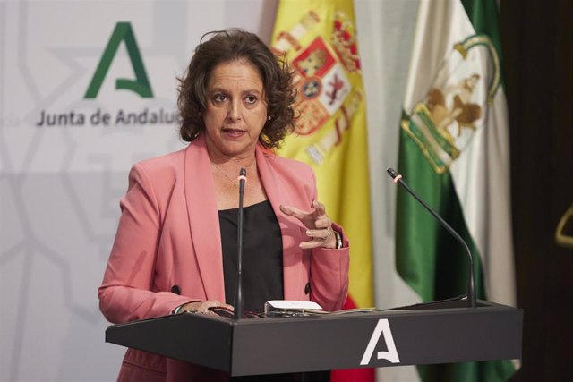 La consejera de Salud y Consumo de la Junta de Andalucía, Catalina García, en una imagen de archivo 