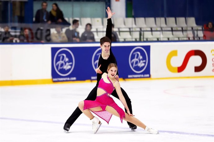 Archivo - La pareja española compuesta por Sofía Val y Asaf Kazimov completó un positivo debut en el Mundial absoluto de 2023 en Japón.