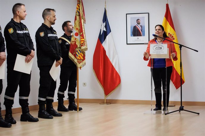 La ministra de Defensa de Chile, Maya Fernández Allende, interviene en la condecoración a la UME por su papel en los incendios de Chile, en la Embajada de Chile en Madrid, a 24 de marzo de 2023, en Madrid (España). 