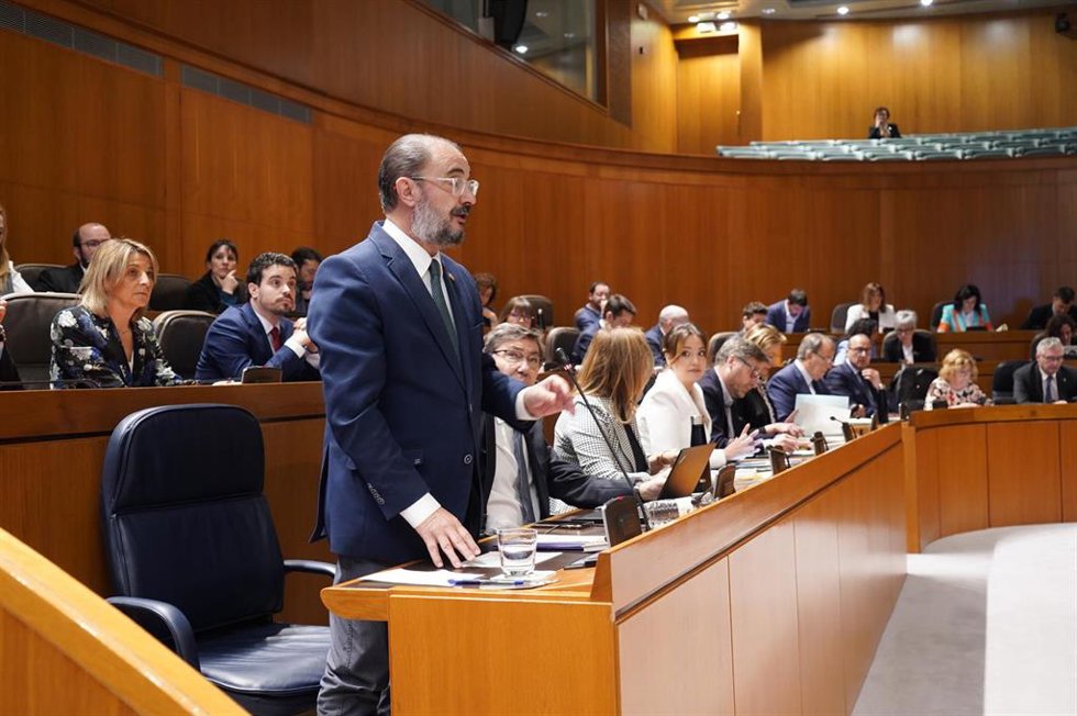 El presidente de las Cortes de Aragón, Javier Lambán.