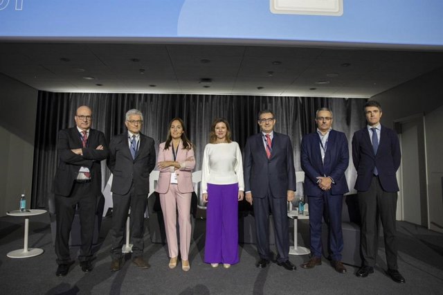 Ponentes del 22º Foro Nacional del Transporte de Aecoc, celebrado en el Estadio Cívitas Metropolitano de Madrid (España)