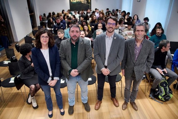 Imagen de la jornada en el Parlamento.