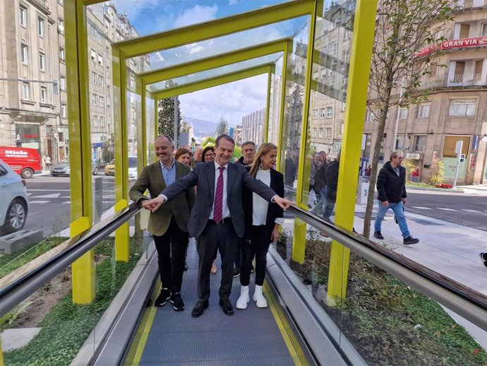 Abel Caballero en la inauguración de la segunda fase de las rampas de Gran Vía.