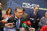 Sanz rechaza las "mentiras" de las movilizaciones por la sanidad pública pues "no habrá privatizaciones, en ningún caso"