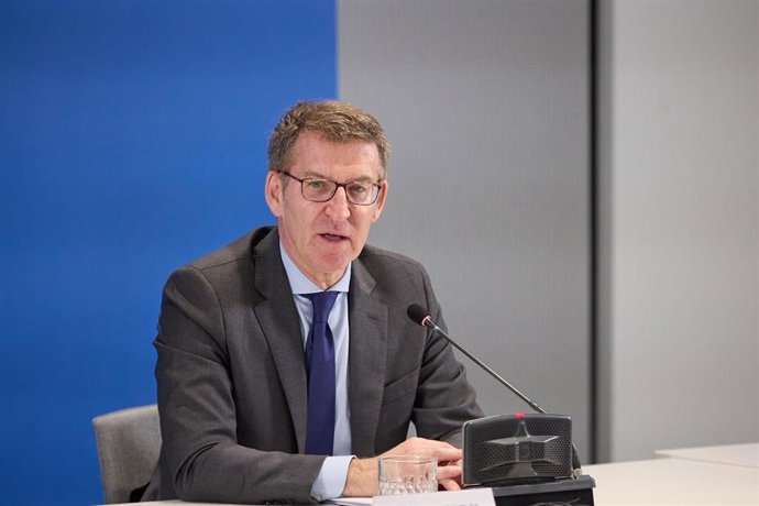 El presidente del Partido Popular, Alberto Núñez Feijóo, durante el acto de constitución de la nueva fundación del PP, en el edificio GMP, a 17 de marzo de 2023, en Madrid (España). 