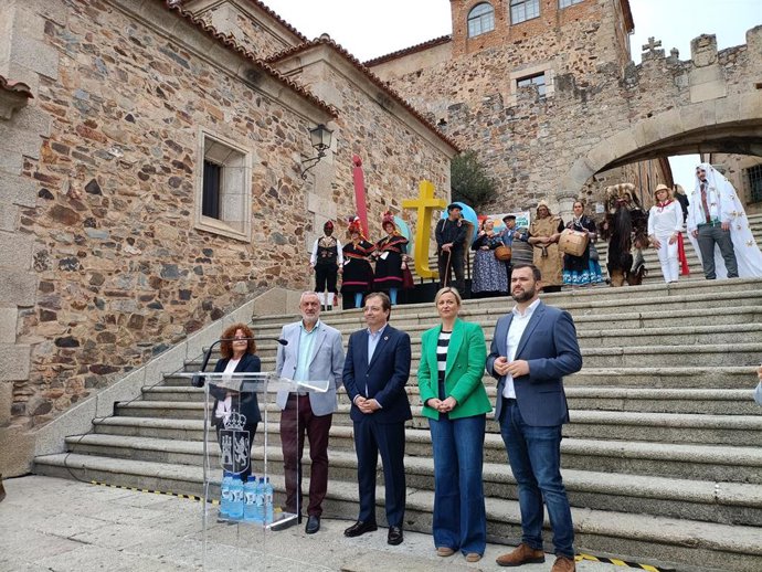 Autoridades en la inauguración de la II Feria de Oportunidades del Mundo Rural JATO que se celebra hasta el domingo en Cáceres
