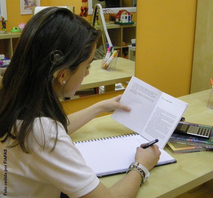 Archivo - Alumna Sorda