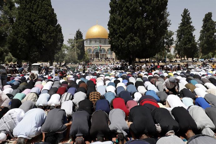 Imagen de archivo de la oración del Ramadán en la Explanada de las Mezquitas