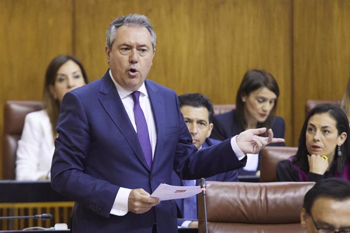 El secretario general del PSOE de Andalucía y presidente del Grupo Parlamentario Socialista, Juan Espadas, en una foto de archivo en el Parlamento andaluz.