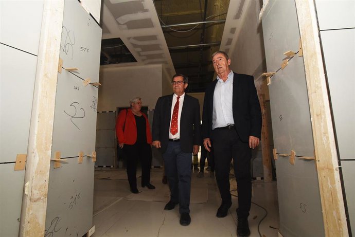 Visita de la Diputación de Granada a Benalúa