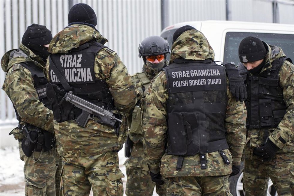 Archivo - Miembros de la Guardia Fronteriza de Polonia en la frontera con Bielorrusia.