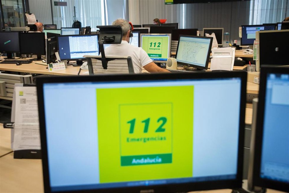 Archivo - Centro coordinador del 112 en Granada