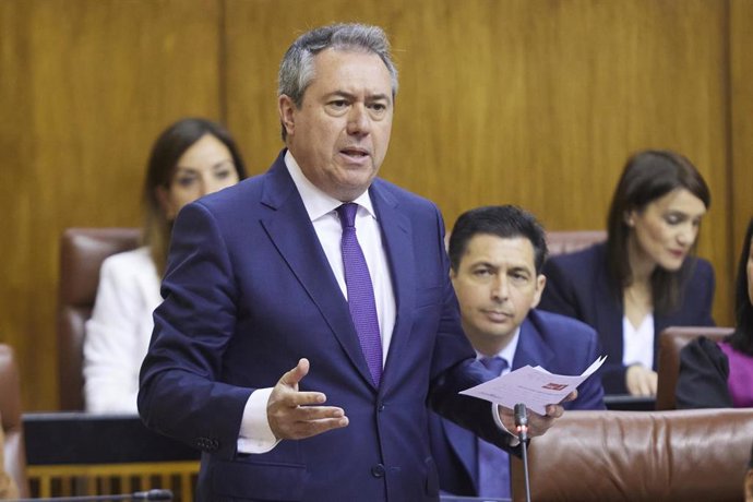 El secretario general del PSOE de Andalucía, Juan Espadas, en una imagen del último Pleno del Parlamento, celebrado el jueves, día 23. 