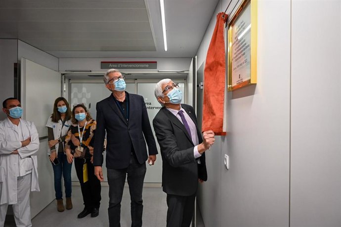 Balcells inaugura el Área de Intervencionismo del Trueta de Girona, que entrará en funcionamiento el 3 de abril