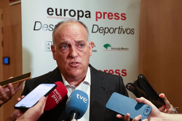 Archivo - El presidente de LaLiga, Javier Tebas, responde a los medios en un desayuno deportivo de Europa Press, en el Auditorio Meeting Place, a 23 de junio de 2022, en Madrid (España).