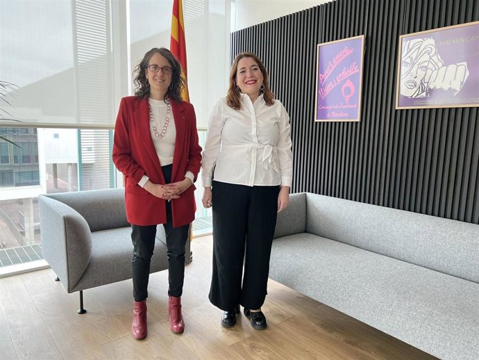 La consellera de Igualdad y Feminismos, Tnia Verge, y la secretaria de Estado de Igualdad, Ángela Rodríguez 'Pam'