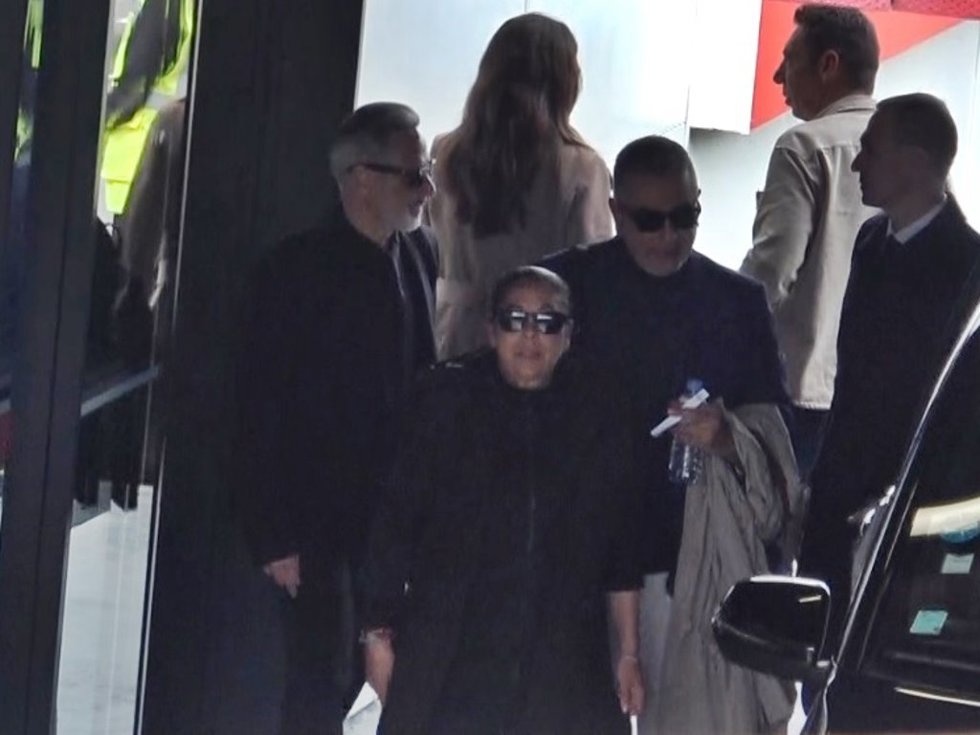 ISABEL PANTOJA Y SU HERMANO AGUSTÍN LLEGAN A NIZA