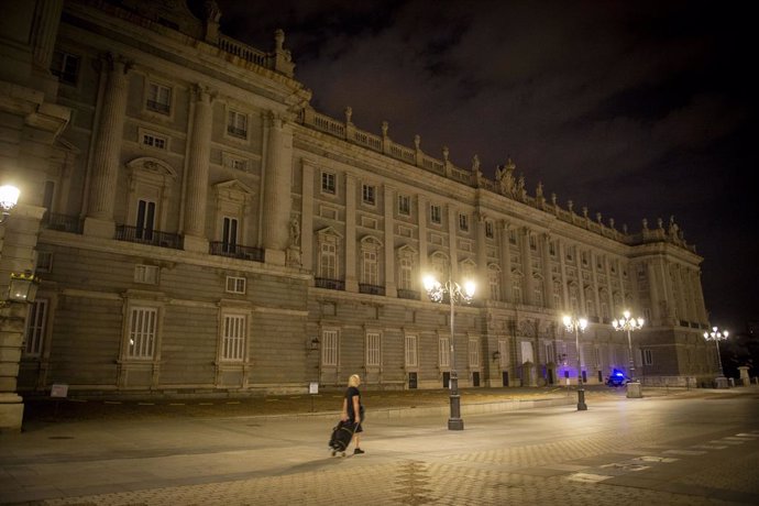 Archivo - Vista del Palacio Real en Madrid (España). 