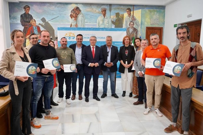 El alcalde, Francisco Salado, ha anunciado y entregado los premios a los restaurantes vencedores en esta segunda edición