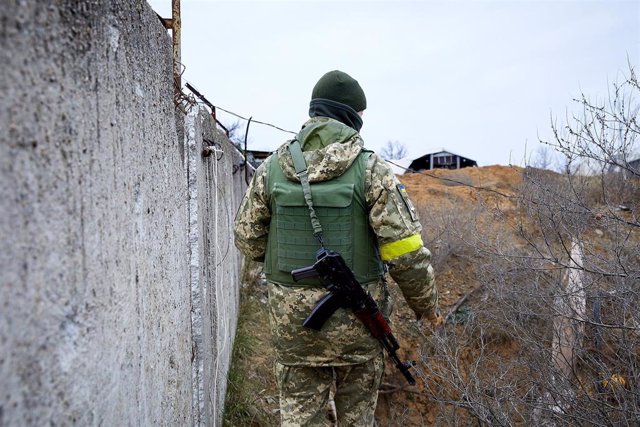 Archivo - Soldado ucraniano en Jersón
