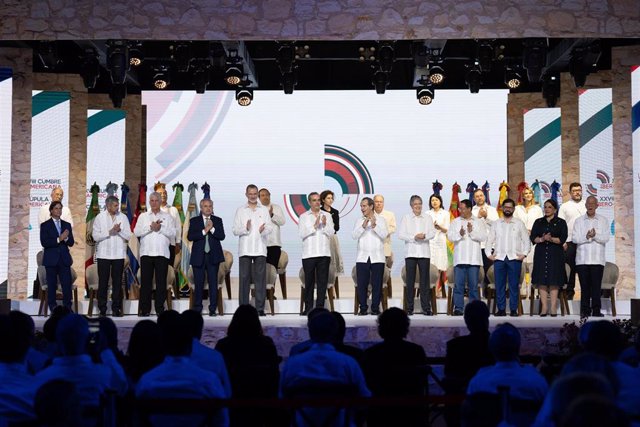 Foto de familia en la inauguración de la XXVIII Cumbre Iberoamericana en Santo Domingo