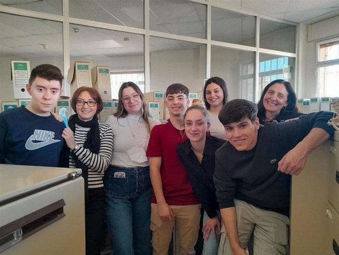 La Junta acuerda que alumnos de La Salle de Almería realicen prácticas en el Centro de Orientación de Discapacidad