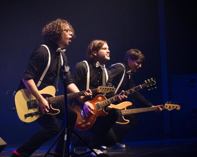 Archivo - El Teatro Liceo de Salamanca acoge este domingo 'Salta conmigo', un recorrido musical por la década de los 80