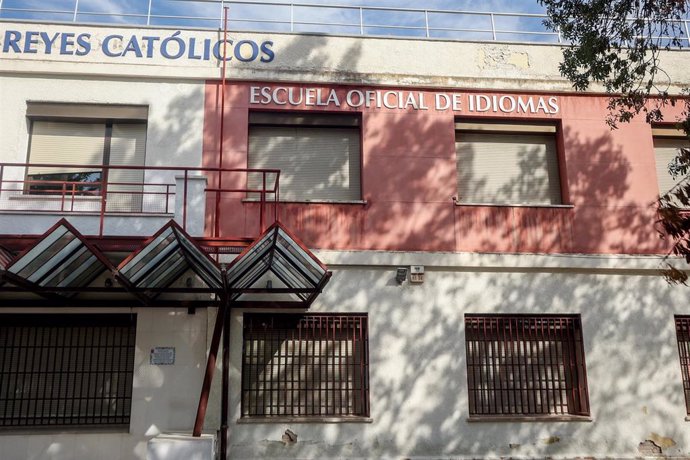 Archivo - Edificio de la Escuela Oficial de Idiomas, a 16 de agosto de 2022, en Pozuelo de Alarcón, Madrid (España).