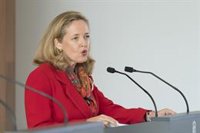 Calviño apunta la "fortaleza" de los bancos españoles tras las caídas de las acciones en los bancos alemanes