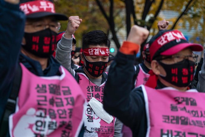 Archivo - Manifestación de trabajadores en Seúl