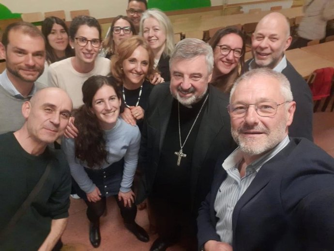 El arzobispo de Zaragoza, monseñor Carlos Escribano, desarrolla este mes su visita pastoral al barrio de Torrero-La Paz de Zaragoza.