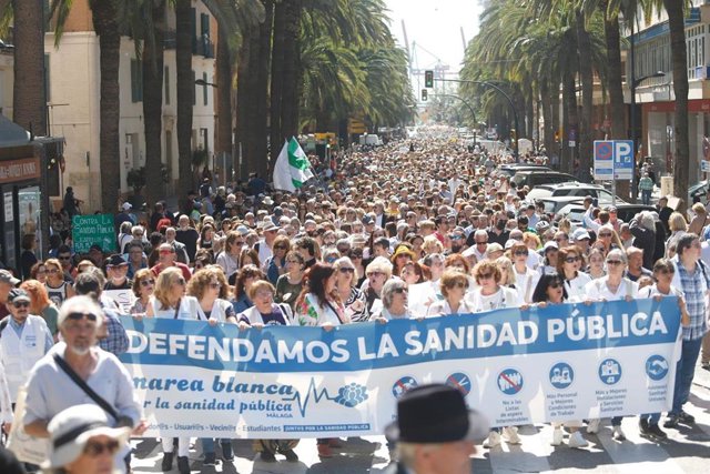 Manifestación contra la "privatización" de la sanidad andaluza en Málaga