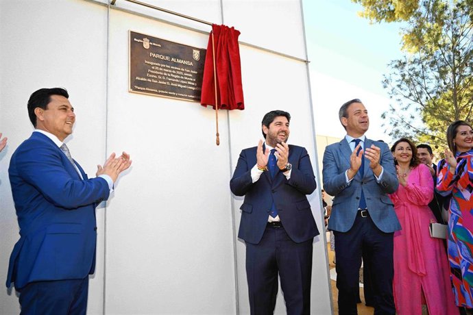 López Miras en la inauguración del nuevo auditorio Parque Almansa
