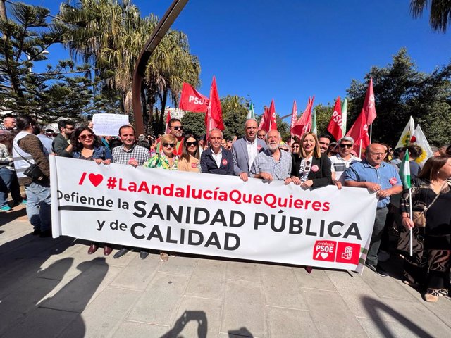 Manifestación contra la "privatización" de la sanidad en Cádiz