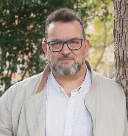 El poeta alicantino Óscar Navarro