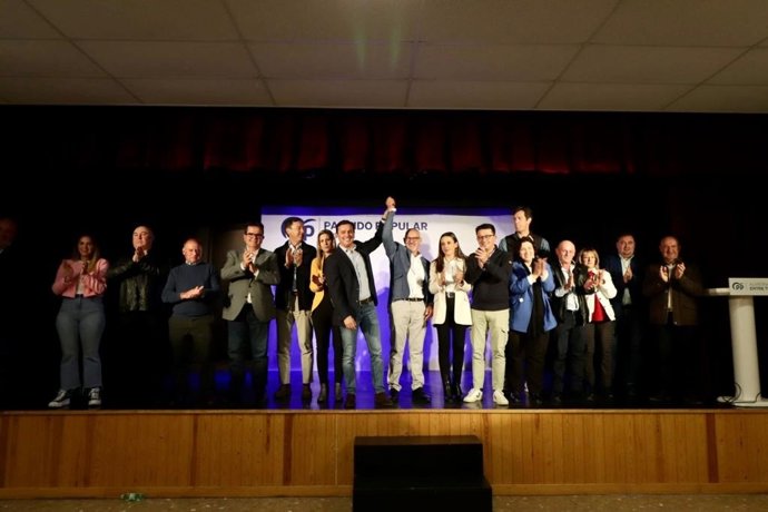 El PP de Abrucena presenta la candidatura para las elecciones municipales del mes de mayo, encabezada por Blas Navarro.